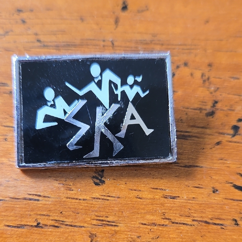 Clubman SKA Dancers Pin